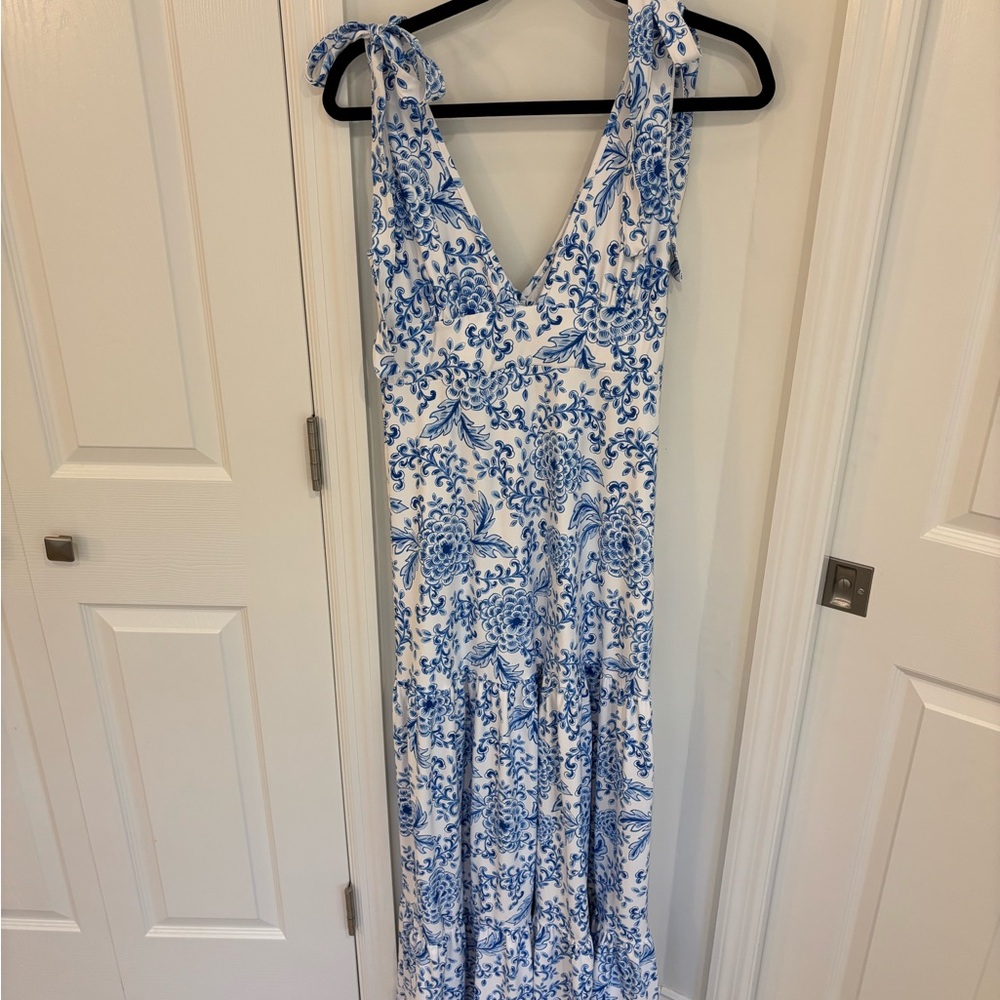 Chic Blue and White Floral Maxi Dress